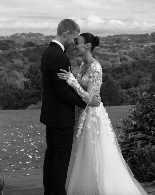Style how to: Tayla Damir's Elegantly Romantic Hinterland Wedding