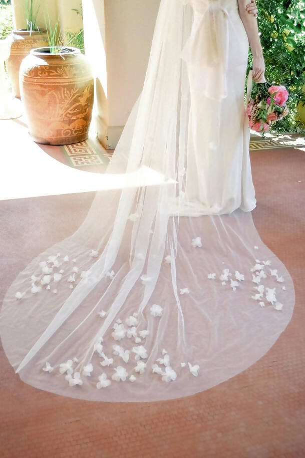 ESMEE | Long Wedding Veil with Flowers