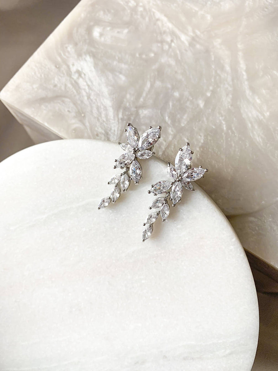 ANNA – Leaf Crystal Drop Earrings