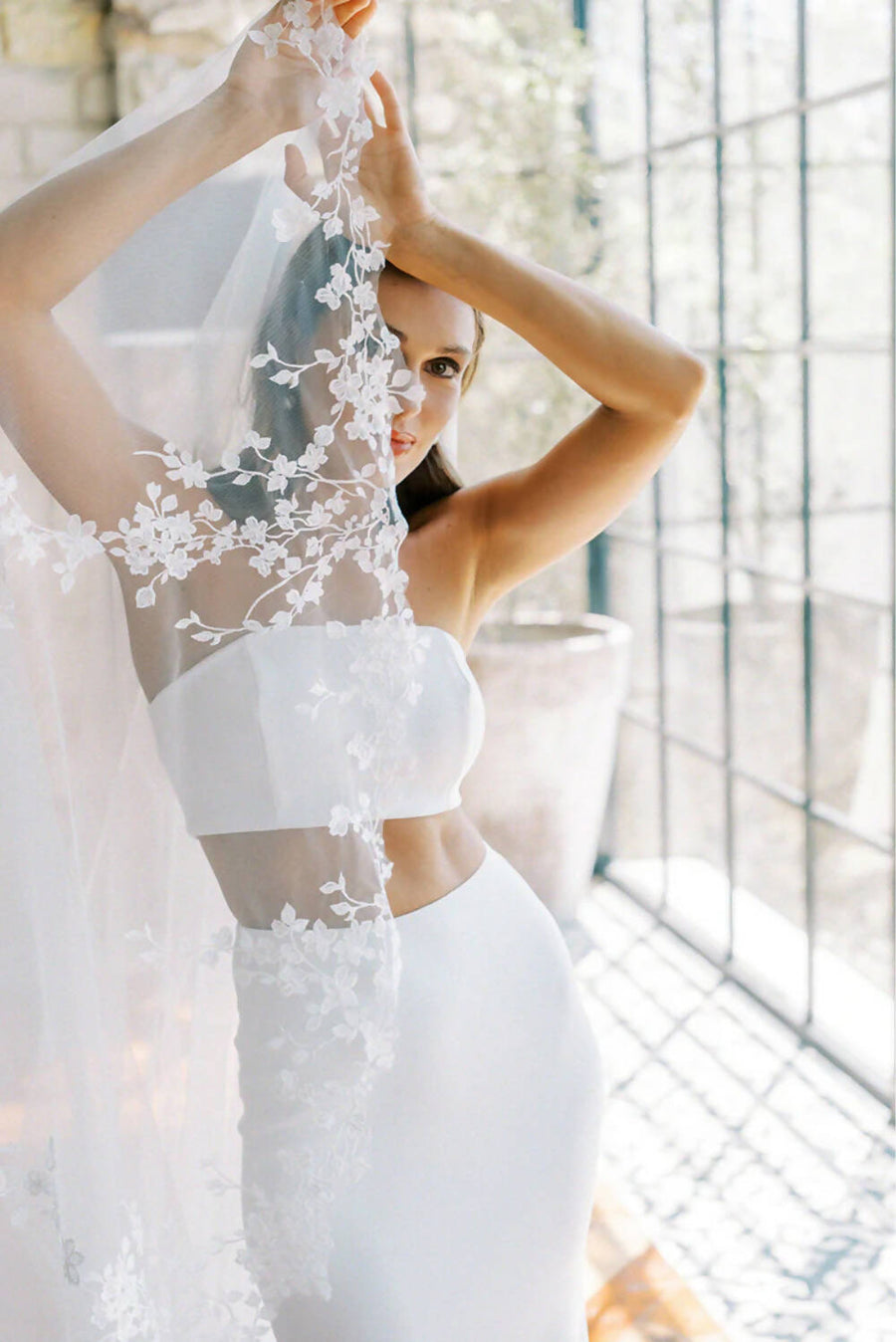 LILY | One Tier Lace Veil