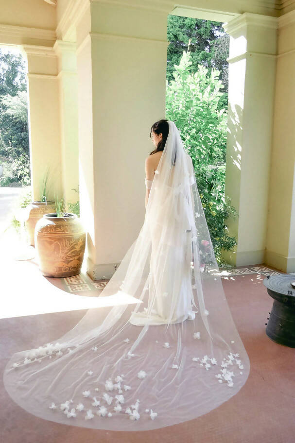 ESMEE | Long Wedding Veil with Flowers