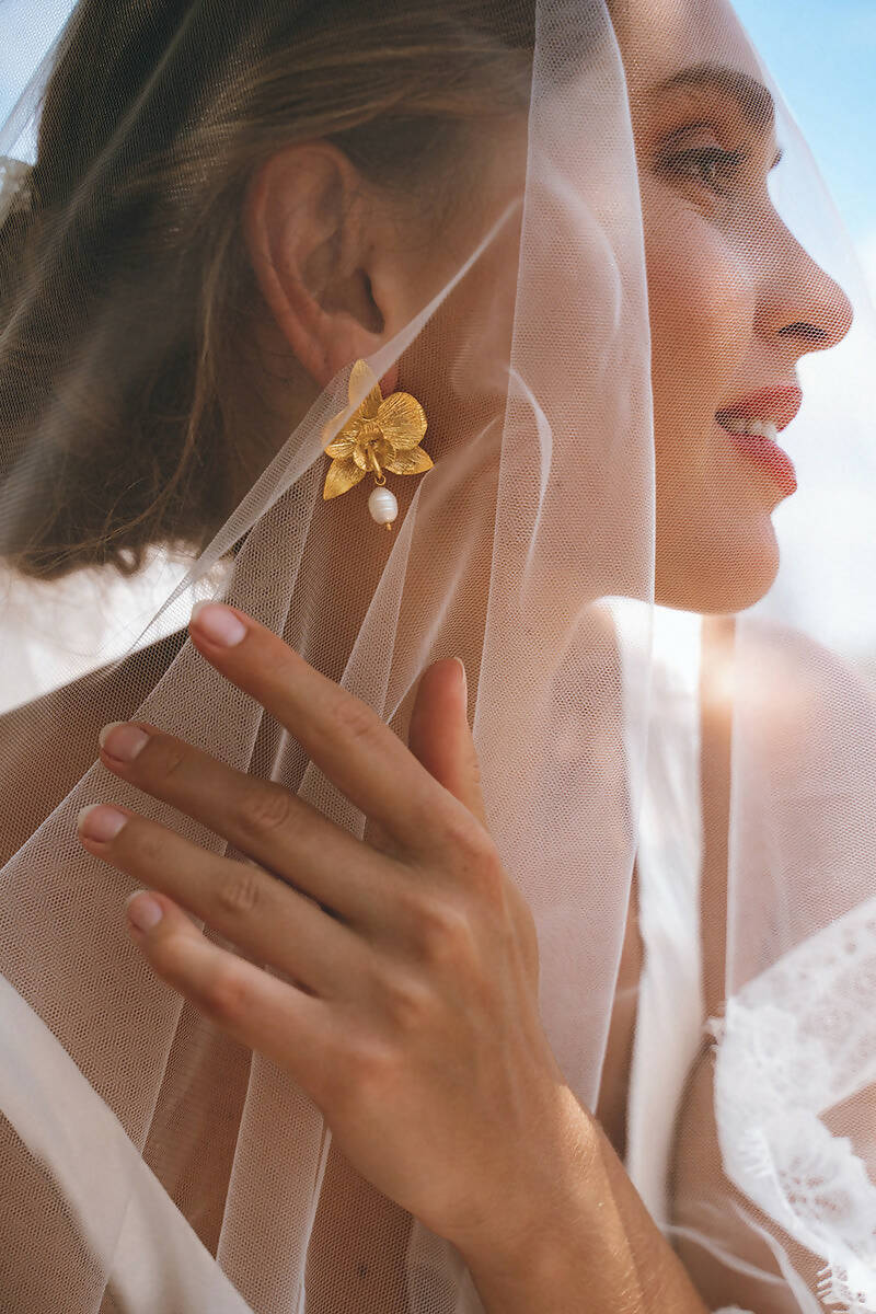 CATTLEYA | Pearl Earrings - Gold