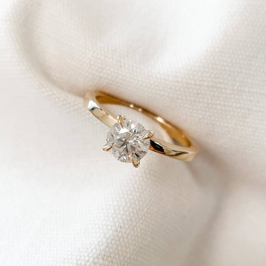 Cleo - Round Diamond Engagement Ring