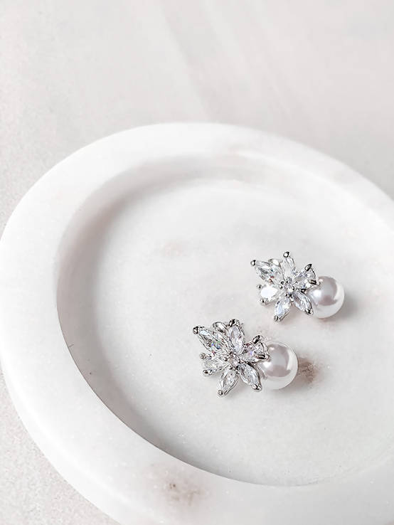 AVISA – Pearl Crystal Stud Earrings