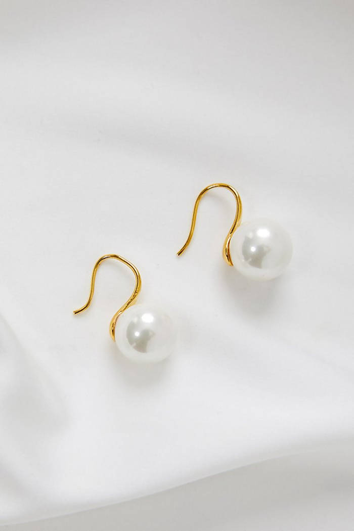 MILLIE - 18K GOLD SINGLE PEARL EARRINGS [SOLD OUT]