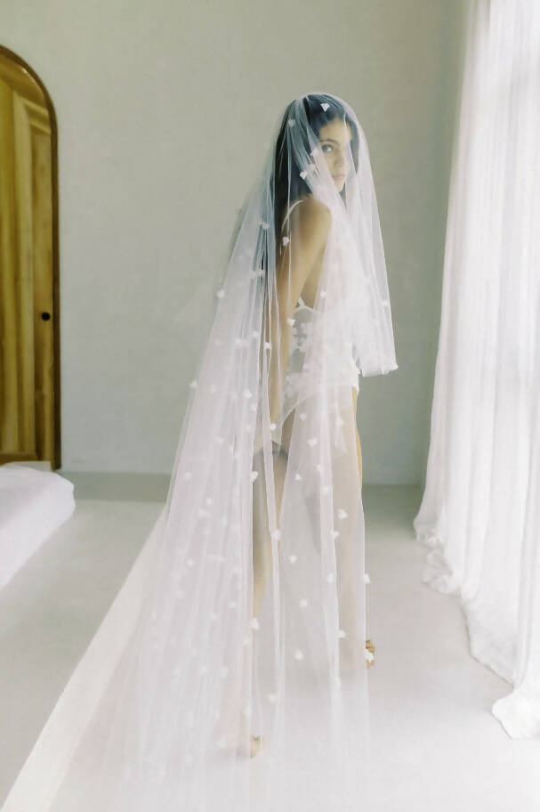 SARA II | Two Tier Veil with Small Flowers