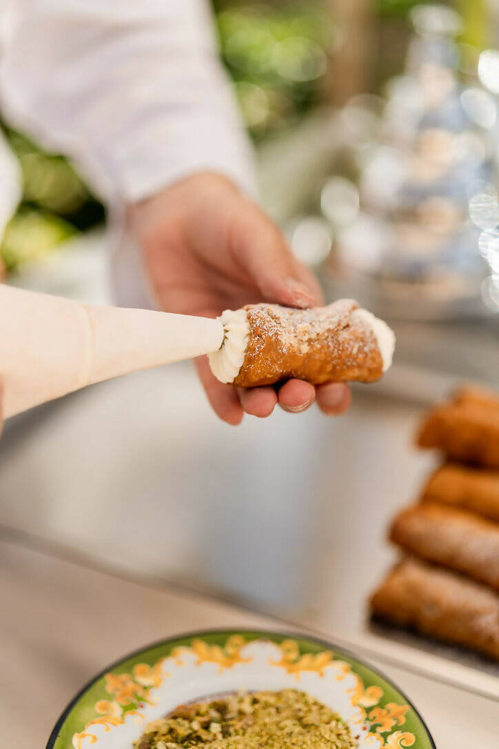 Bespoke Dessert Package - Live Cannoli Piping Station
