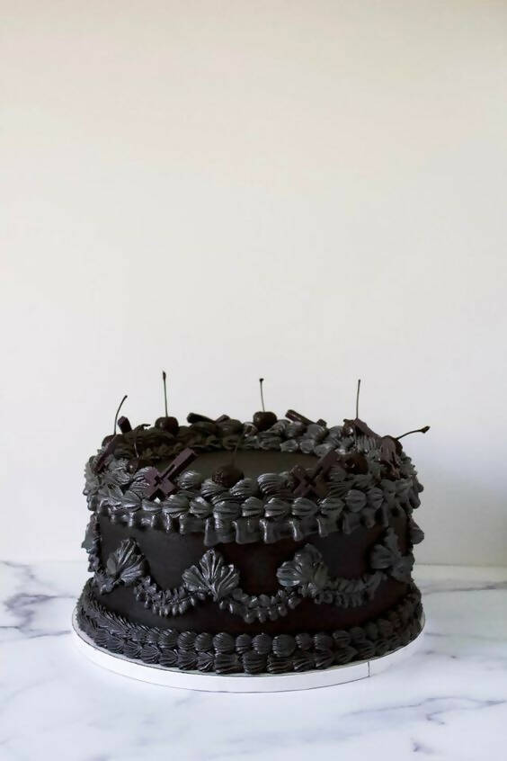 Black Vintage Wedding Cake