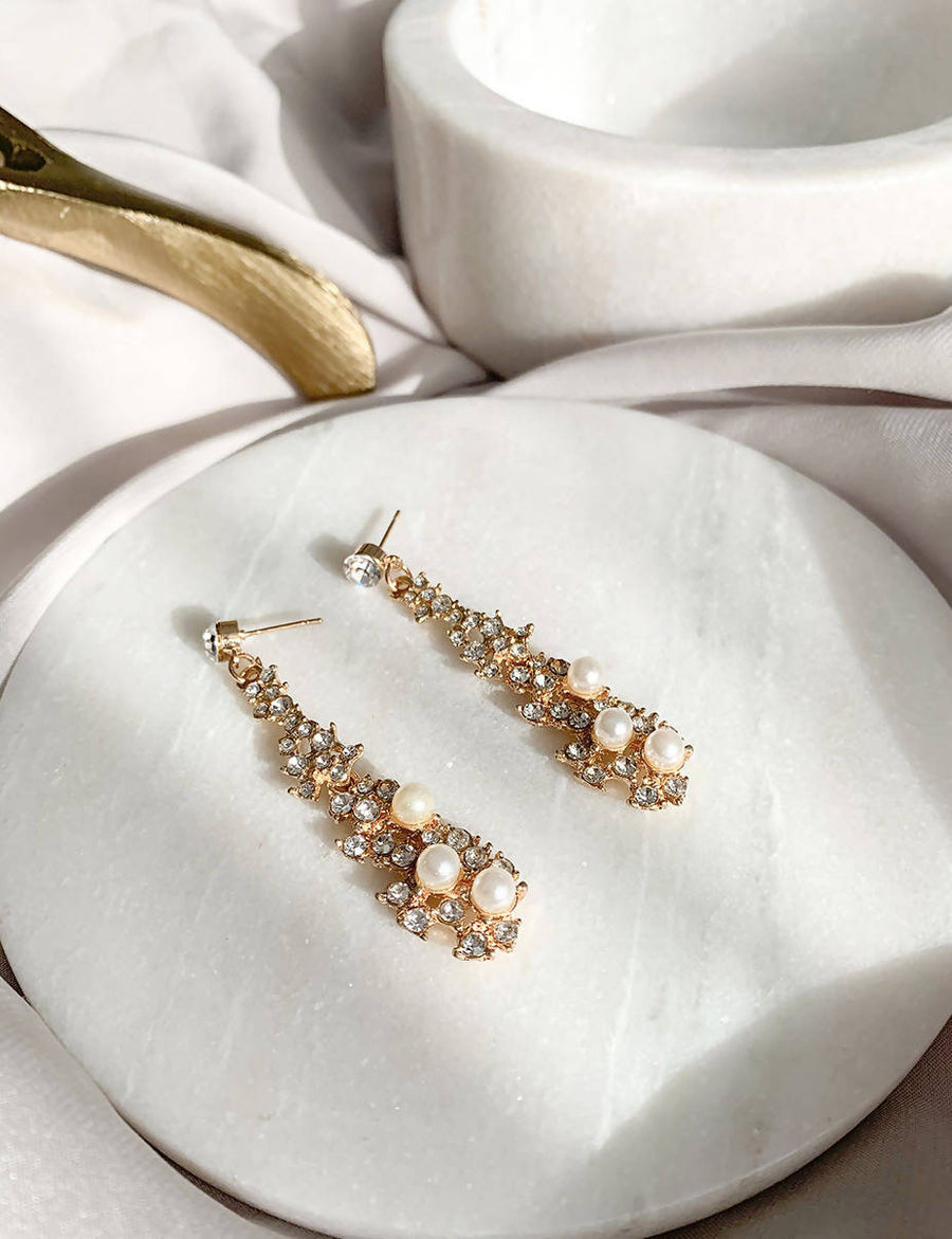 WILLOW – Gold Metal Crystal Drops Earrings