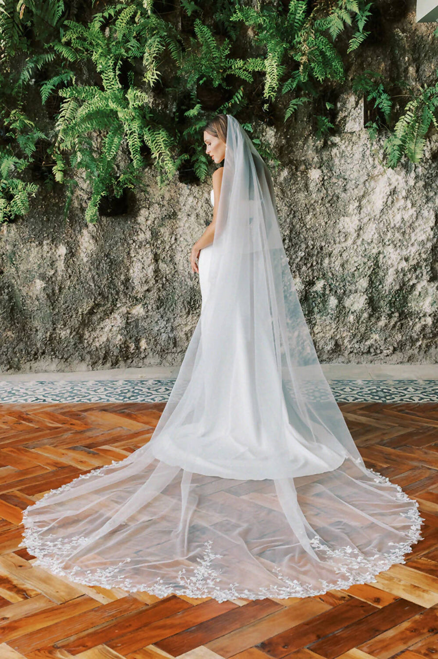 LILLIAN | Lace Wedding Veil with Blusher